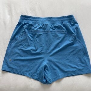 Men’s lululemon pace breaker 5” LL size M